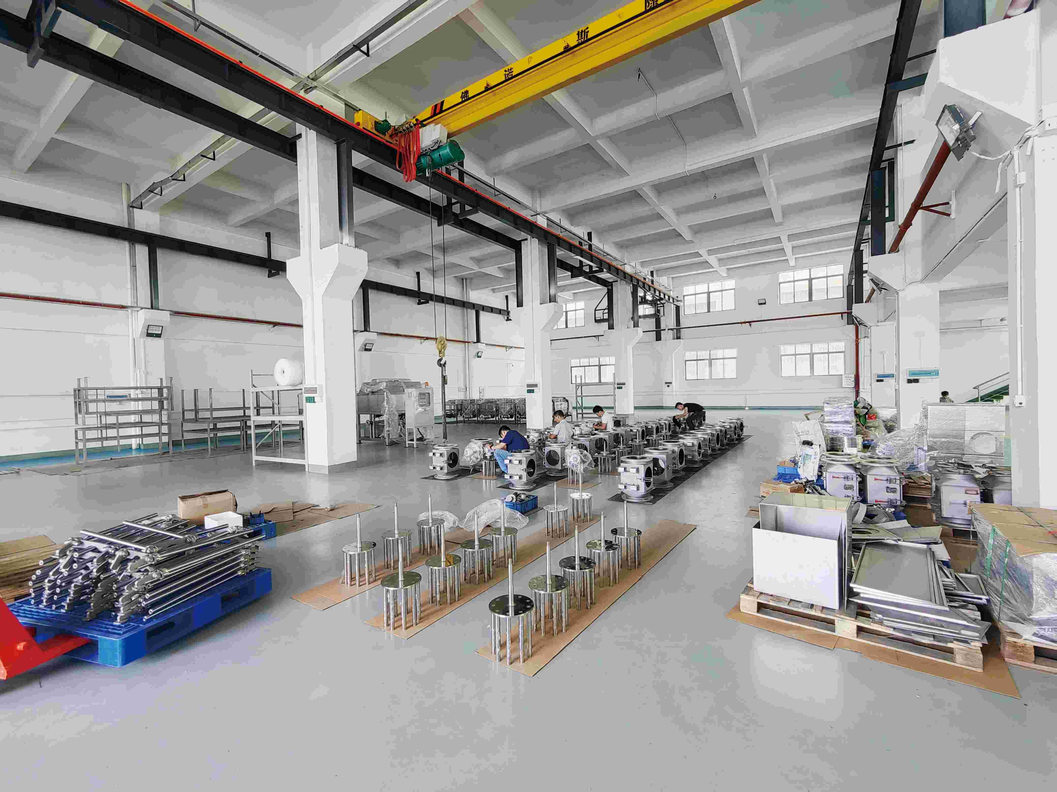 मैनुअल बनाम स्वचालित लौह निष्कासन उपकरण: लाभ और अंतर